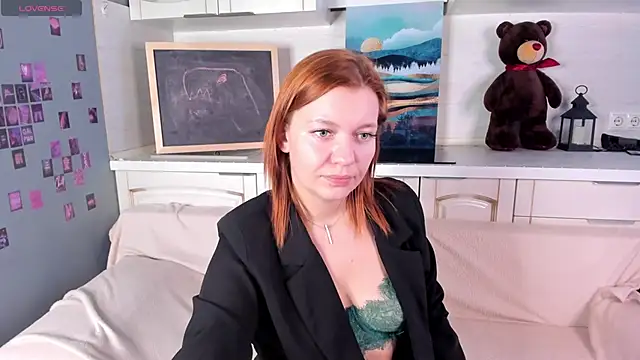 Snapshot of BattyBaker chatting on September 14, 8:12 am BattyBaker online show from September 14, 8:12 am