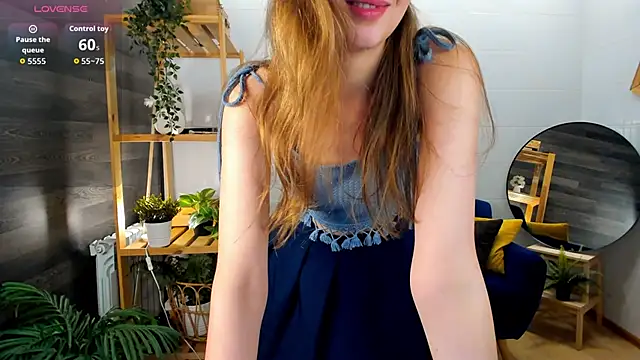 velvetblade  online show from September 29, 6:29 am