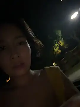 A girla online show from May 25, 3:33 pm