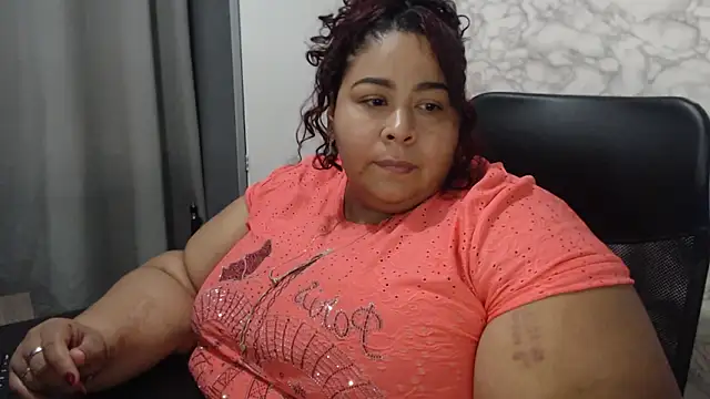 andrealopez1607  online show from September 25, 1:37 am