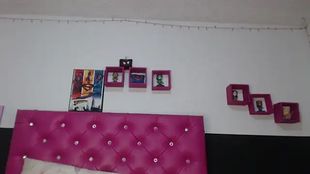 Lolitaa ran online show from September 27, 3:47 am