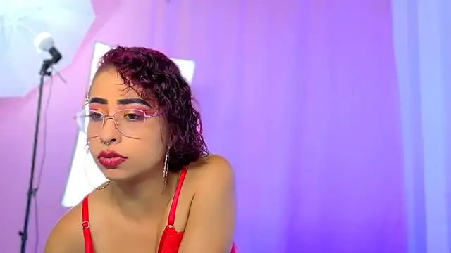 Gabriela Reyes online show from February 10, 3:59 pm