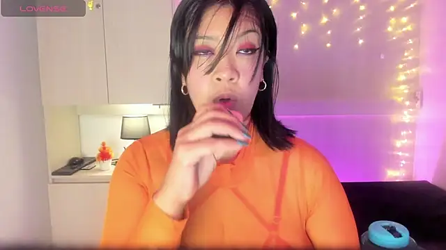 VickyRuiz  online show from May 11, 7:55 pm