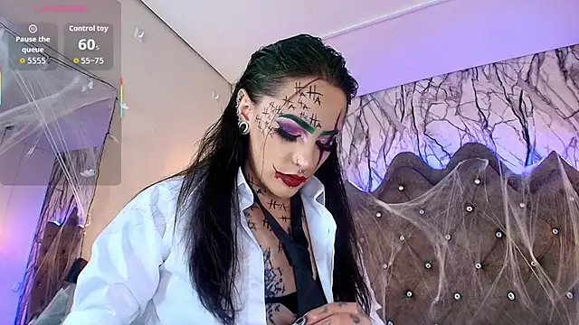 Zami Escobar of online show from October 31, 7:51 pm