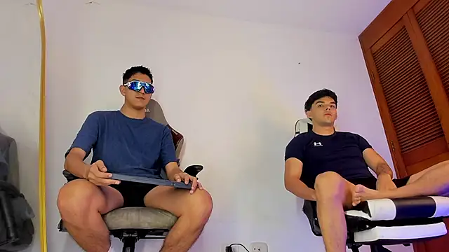 sotooliver3 online show from April 5, 8:41 pm