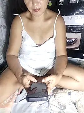 Snapshot of sweet_candiceee chatting on September 16, 5:32 pm sweet candiceee online show from September 16, 5:32 pm