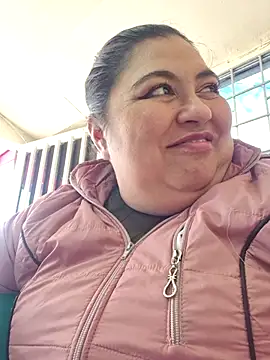 curvy diva  online show from October 5, 2:55 pm