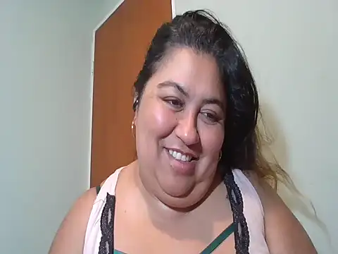 curvy diva  online show from May 19, 3:02 am