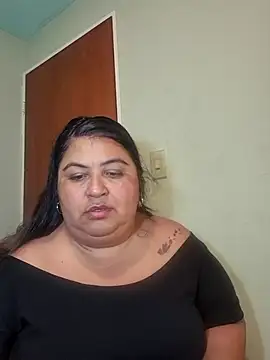 curvy diva  online show from May 3, 2:26 am