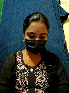 mini-queen online show from November 1, 3:05 pm