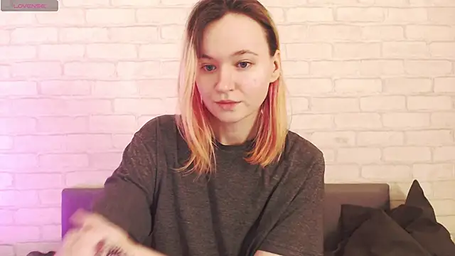 Ericha Stone online show from April 9, 2:03 am