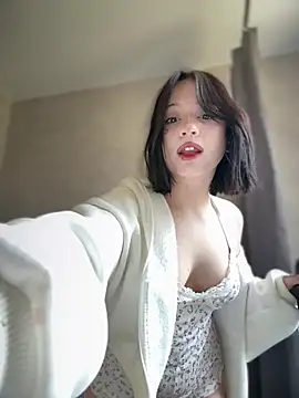 YourLittleDevil online show from May 22, 6:33 am