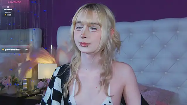cutetomie online show from May 2, 9:18 pm
