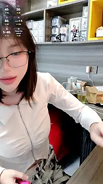 Snapshot of titty150150 chatting on September 20, 1:05 am titty150150 online show from September 20, 1:05 am