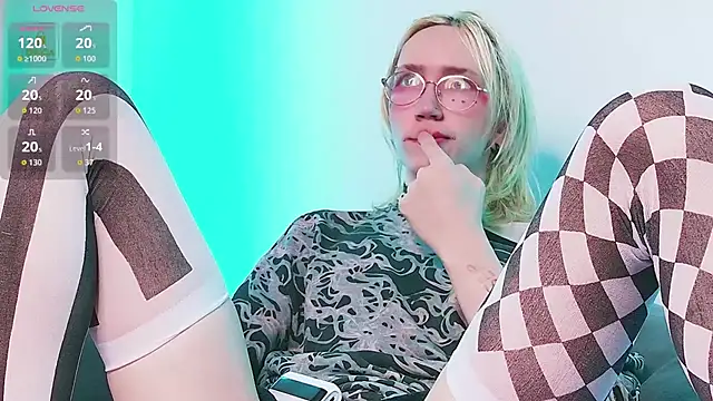 TrissHarper online show from November 13, 10:25 am