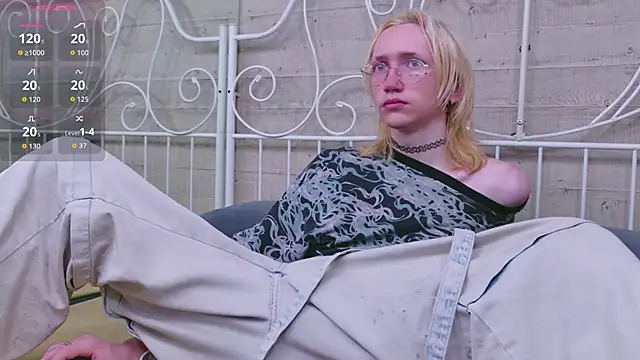 TrissHarper online show from October 31, 10:41 am