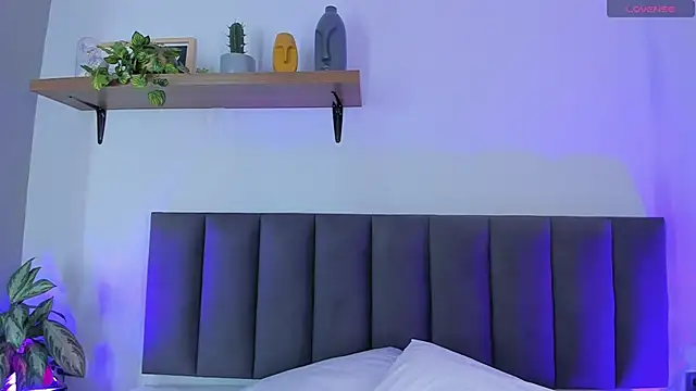 Cristalfoxy  online show from May 18, 7:42 pm