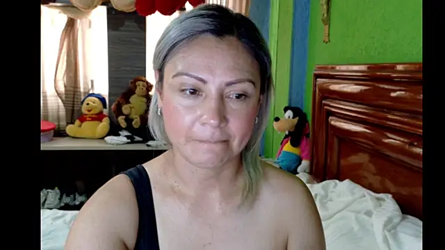  Charlize theron  online show from March 12, 9:17 pm