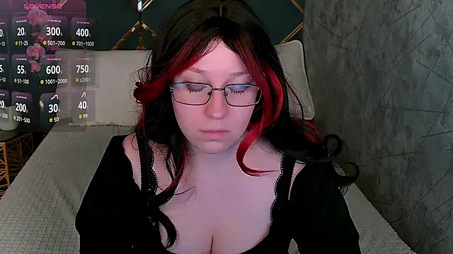 AlexandraGreen online show from May 24, 11:58 pm