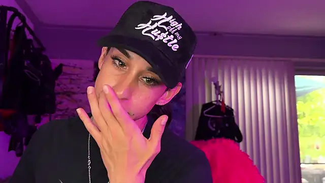 xoFrankie online show from October 14, 11:29 pm