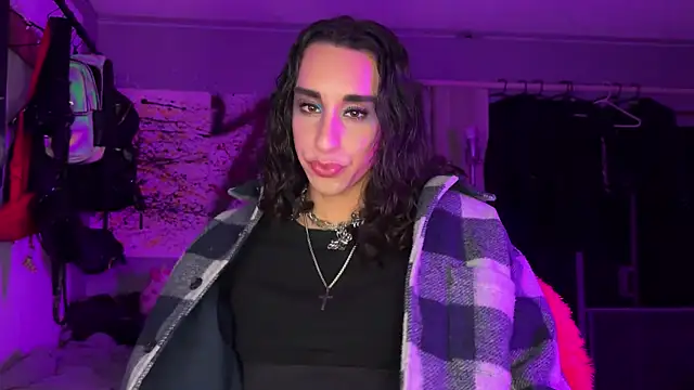 xoFrankie online show from November 16, 5:20 am