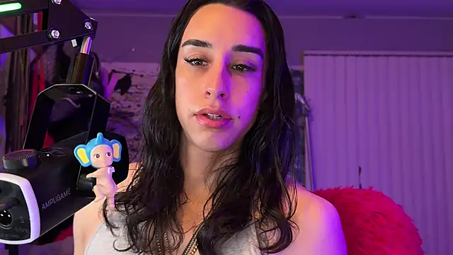 xoFrankie online show from May 19, 3:24 am