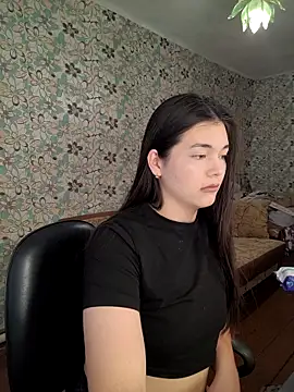 Snapshot of Albi_Glow chatting on September 24, 8:24 am Albi Glow online show from September 24, 8:24 am