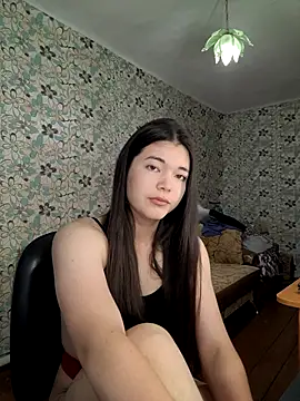 Snapshot of Albi_Glow chatting on September 12, 2:45 am Albi Glow online show from September 12, 2:45 am