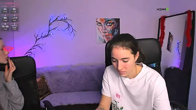 khloebeauty online show from November 23, 8:21 pm