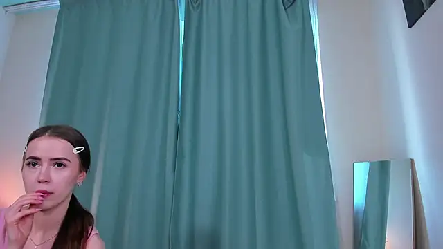 Chloeee4200 online show from May 24, 12:04 pm