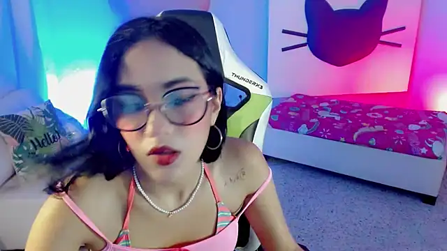 Snapshot of mishel_hott chatting on September 16, 10:29 pm mishel hott online show from September 16, 10:29 pm