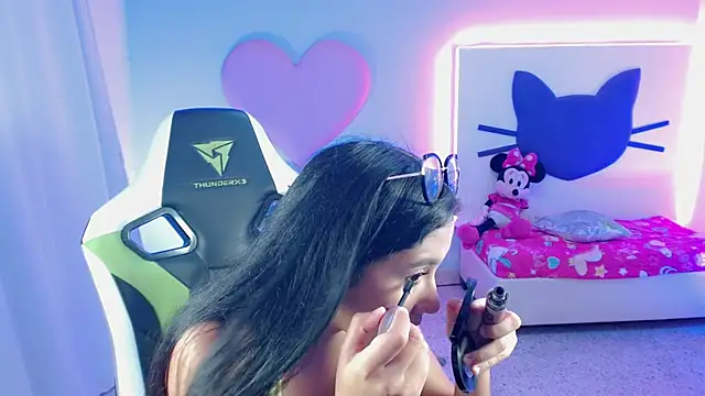 Snapshot of mishel_hott chatting on September 10, 9:15 pm mishel hott online show from September 10, 9:15 pm