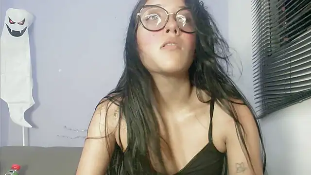 mishel hott online show from November 6, 8:15 pm