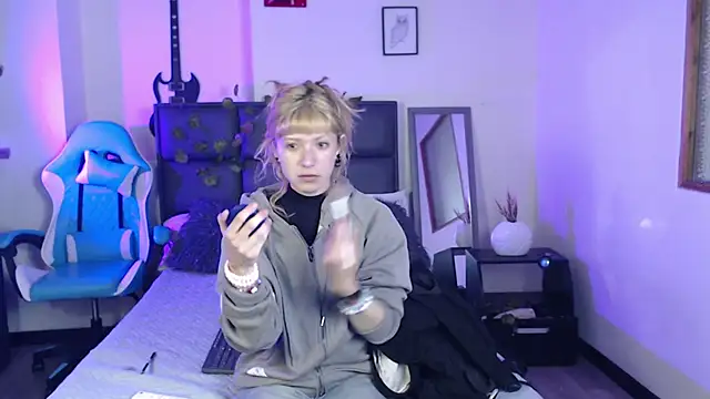 Amnesia  online show from October 6, 12:33 pm