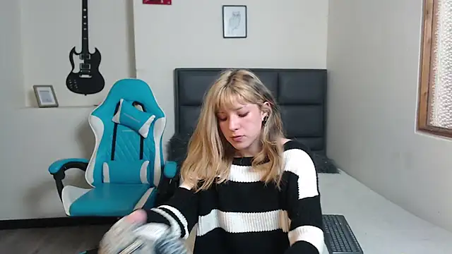 Amnesia  online show from October 15, 5:59 pm