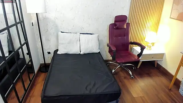 aliceandsia online show from May 20, 7:22 pm