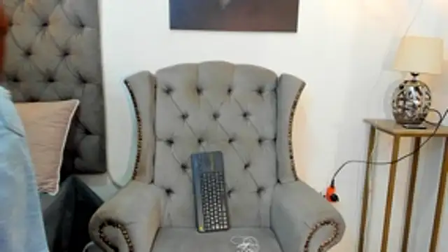 nahiroby ebony online show from October 24, 6:59 pm