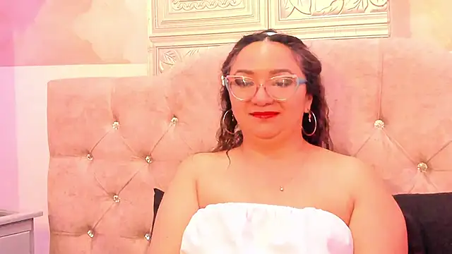 leyla smithh online show from October 29, 1:04 pm