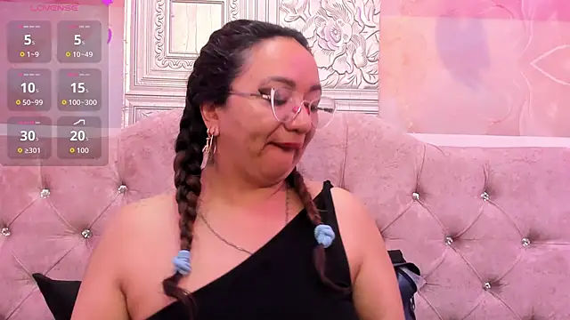 leyla smithh online show from November 7, 3:06 pm