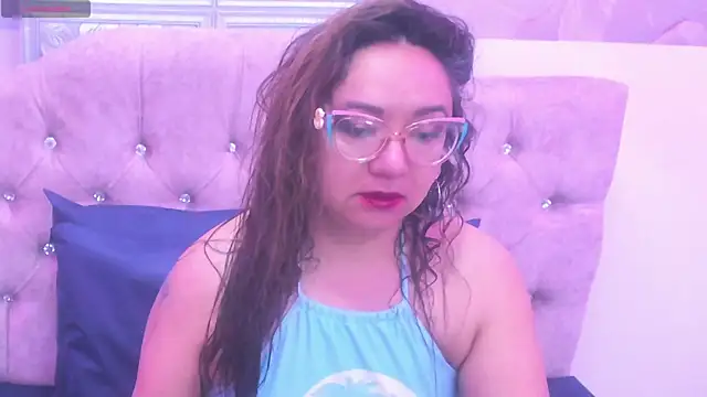 leyla smithh online show from October 22, 12:32 pm