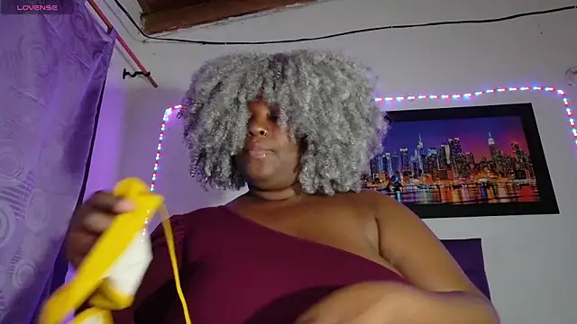 ebony NeighborMoans online show from May 6, 3:10 am