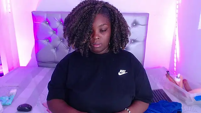 ebony NeighborMoans online show from October 9, 3:21 am