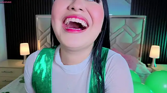 MiaaFarrel online show from March 17, 8:46 pm