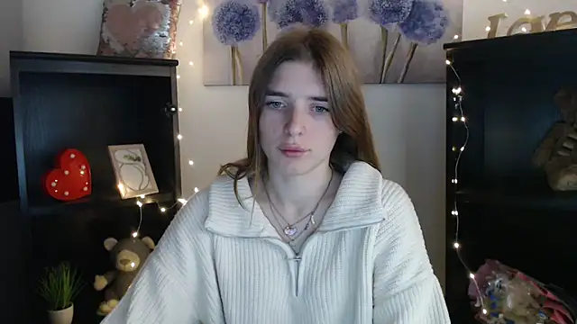 JuiceLips   online show from October 20, 11:57 am