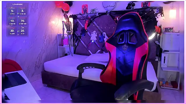 BBWCloe  online show from October 29, 4:50 am