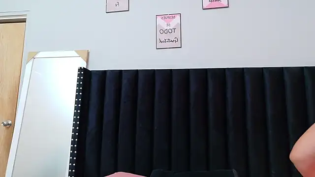 mamaneedsfun online show from May 7, 1:54 am