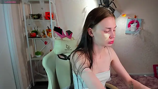 Jennie Hunter online show from November 6, 9:37 am