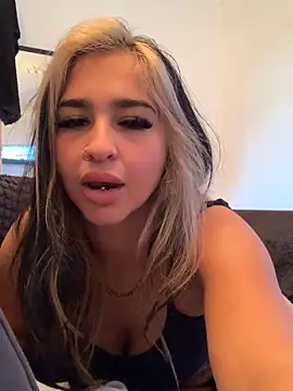 BrunetteBrat-xo online show from November 17, 9:43 am