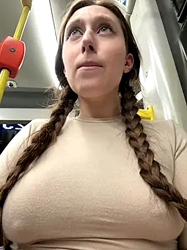 FroggyAnna online show from October 5, 4:34 pm