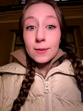 FroggyAnna online show from December 19, 4:54 pm